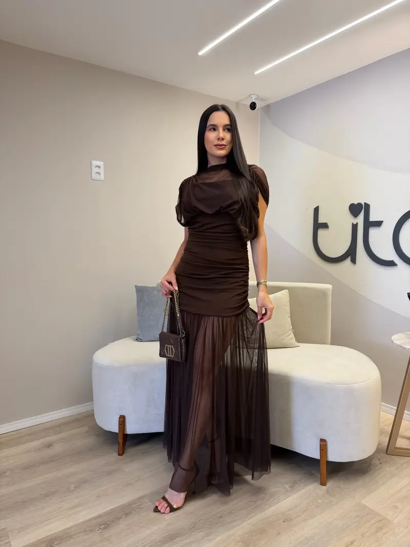 VESTIDO LONGO DE TULE
