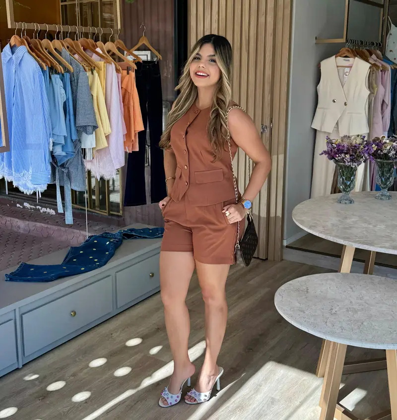 Conjunto Colete e Short Marrom